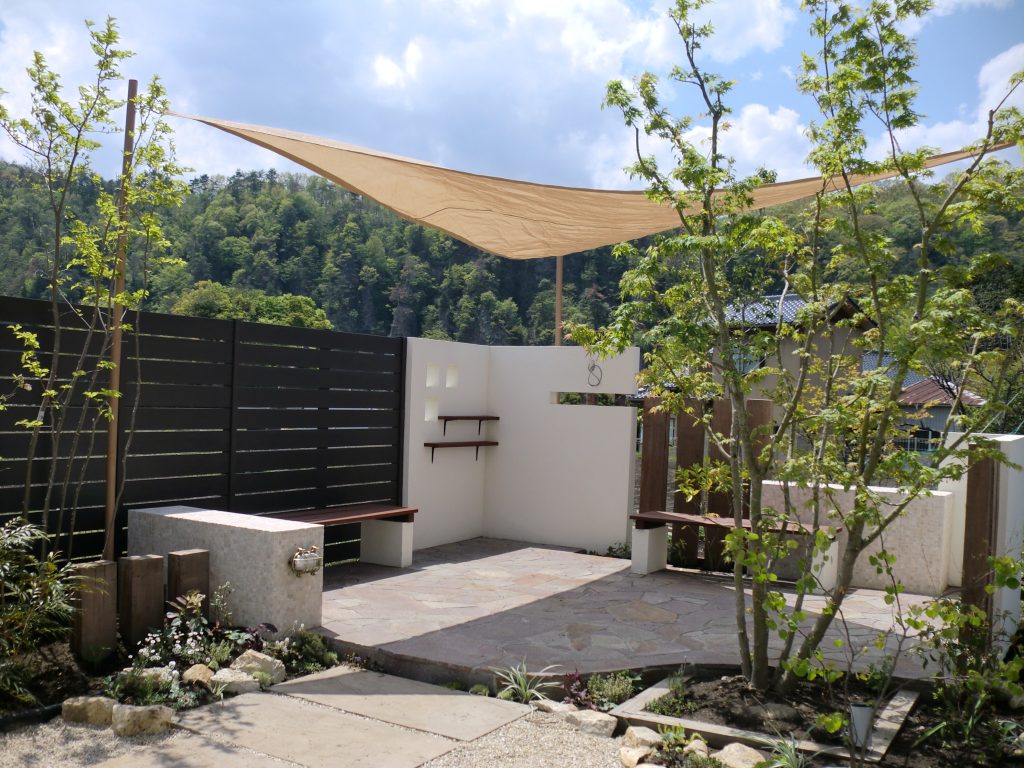 自然素材が調和する、ナチュラルモダンなデザイン