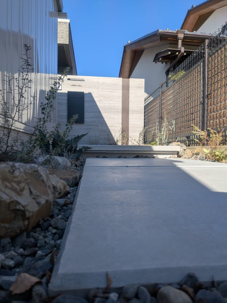 タカショー「セラウォール」が放つ圧倒的な高級感